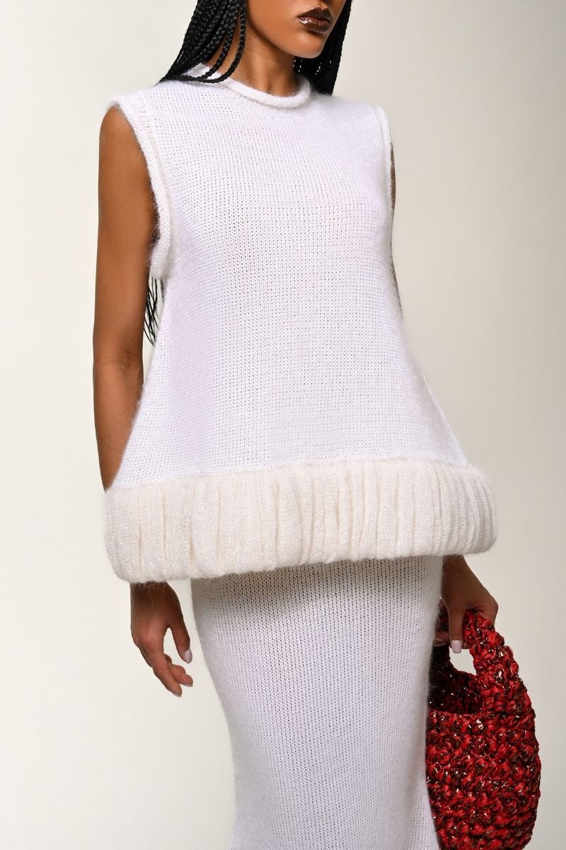 KNITTED MAXI SKIRT IN WHITE