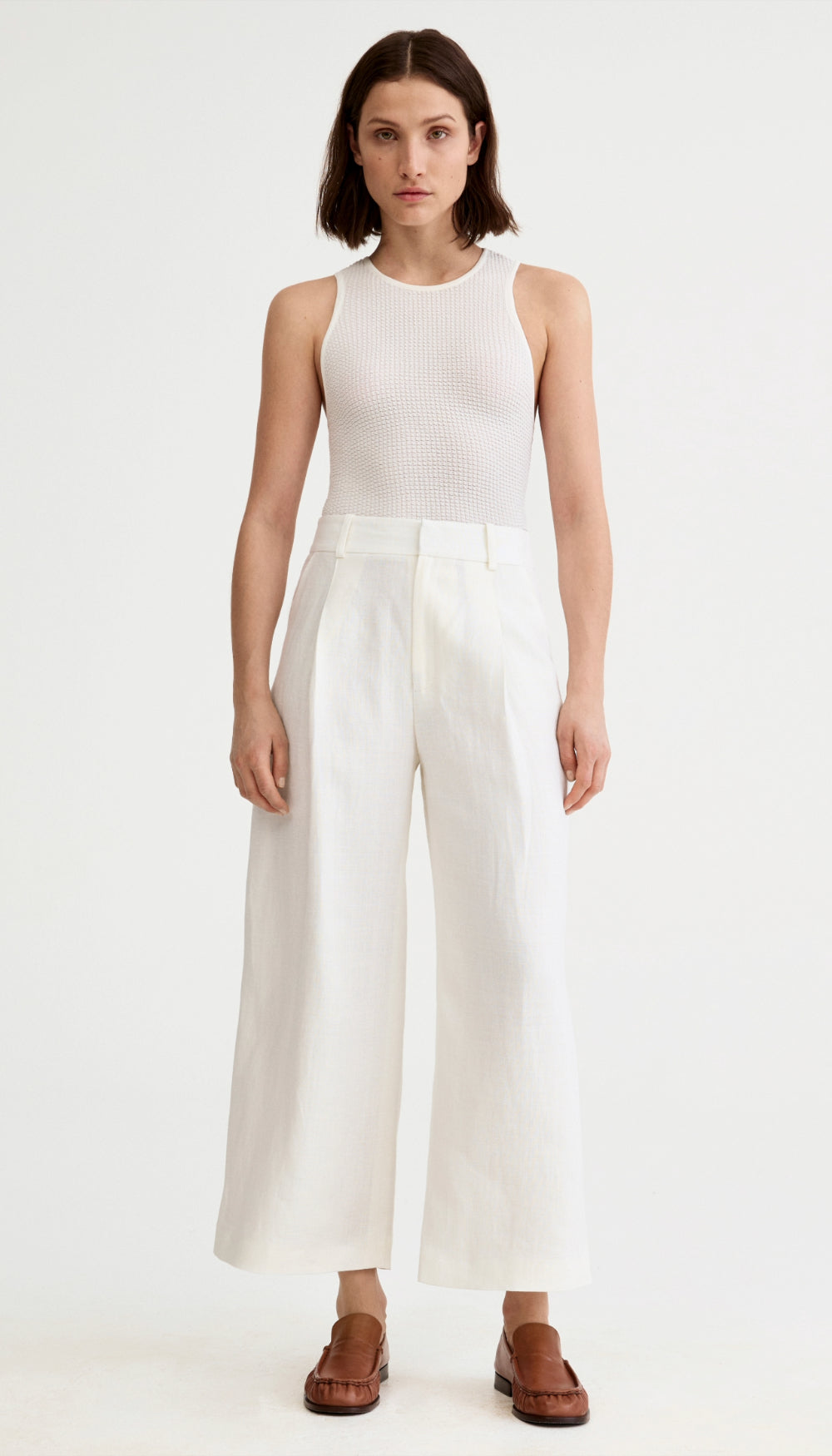 Linen Cropped Pleated Trouser