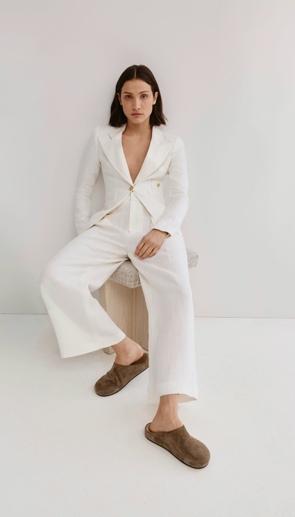 Linen Cropped Pleated Trouser