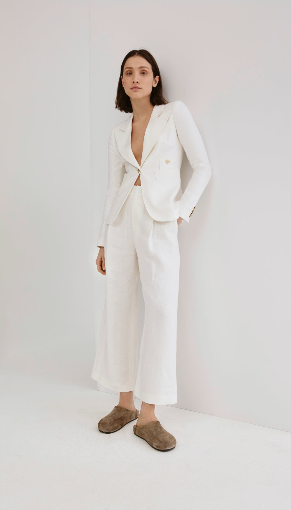 Linen Cropped Pleated Trouser