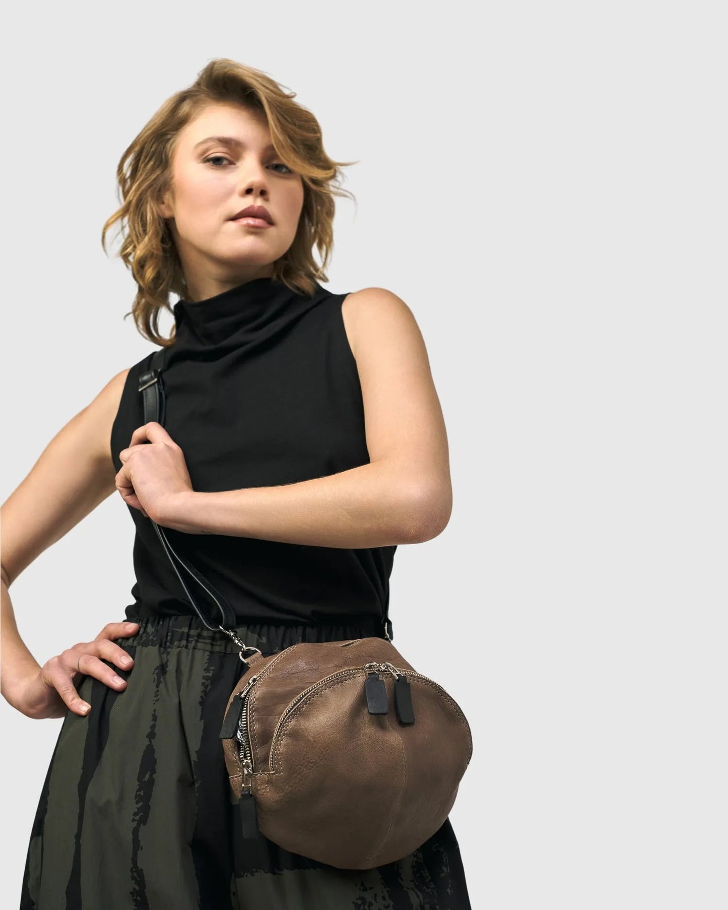Circle Canteen Bag, Wood