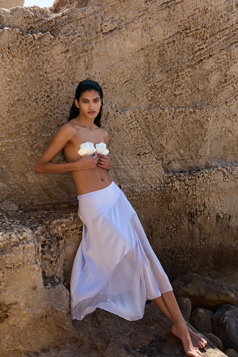 THE GITANA IN LILAC