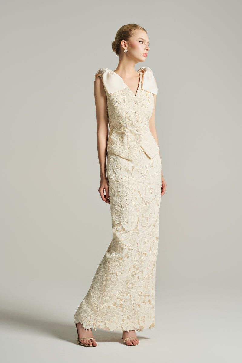 LACE MAXI SKIRT IN IVORY