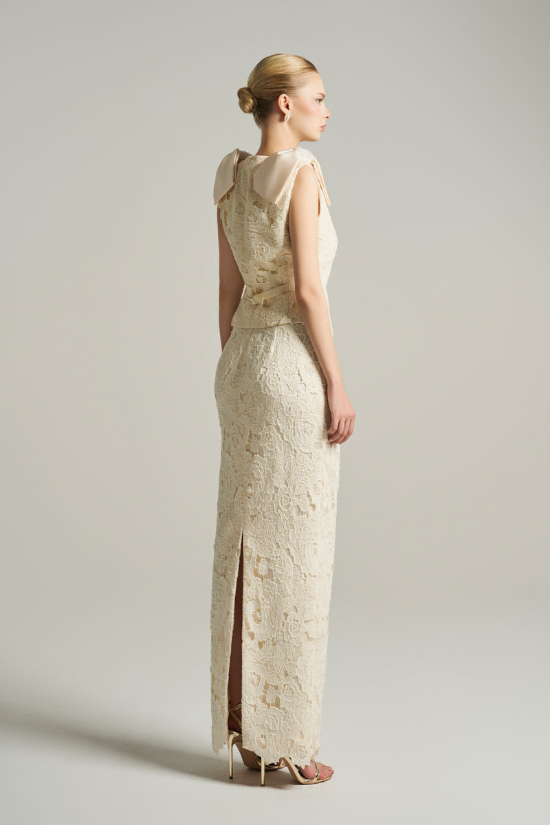 LACE MAXI SKIRT IN IVORY