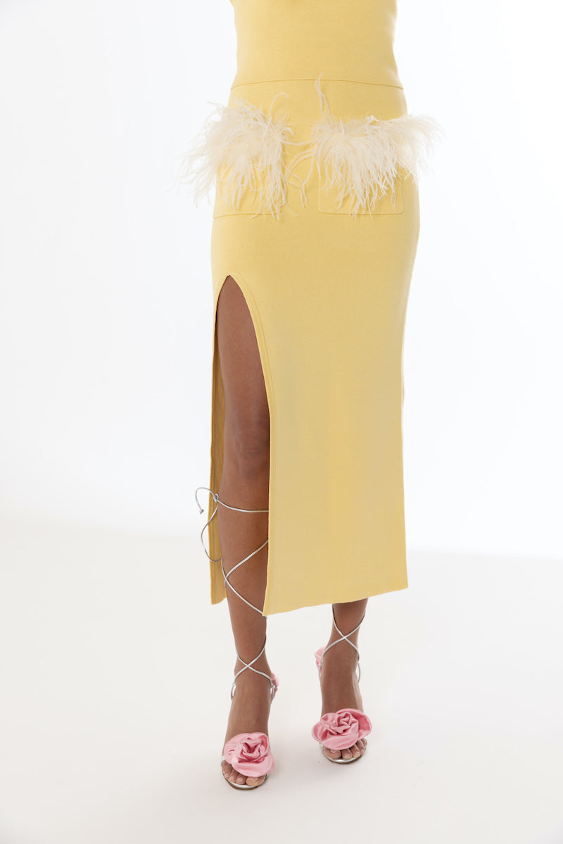 YELLOW VANILLA KNIT SKIRT WITH FEATHERS